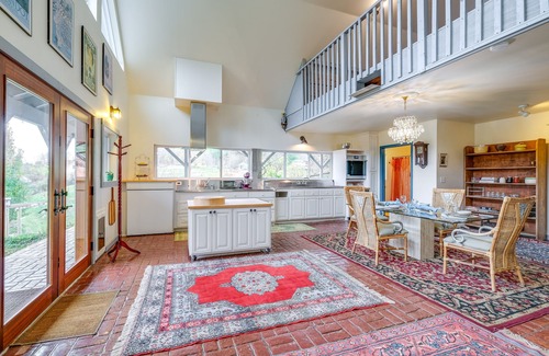 Pilot Apartment | Pet-Friendly Pilot Studio w/Vineyard Views!