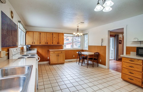 Shoshone County House | Pet-Friendly Pinehurst Home: Hike, Bike & Ski!