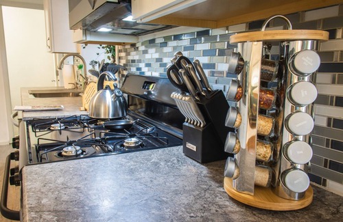 Summerlee House | Pet Friendly*Pool Table*Heated Patio Green Door Getaway @ New River Gorge NP