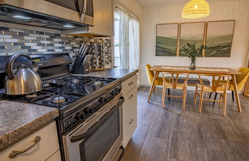 Summerlee House | Pet Friendly*Pool Table*Heated Patio Green Door Getaway @ New River Gorge NP