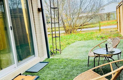 Pickering Apartment | Pet friendly private backyard Garden studio