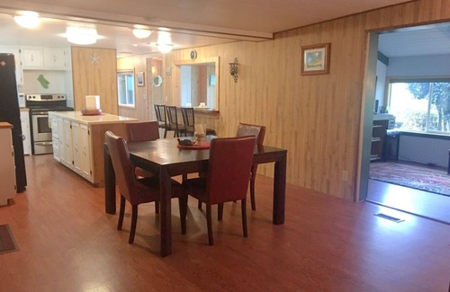 Brookings House | Pet Friendly, Private Home With Garden-Like Yard- WINTER RATE SPECIALS!
