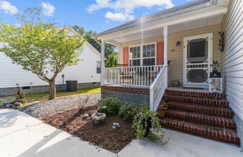 Tranquil Harbour House | Pet friendly Private Home in Oak Island