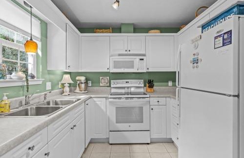 Tranquil Harbour House | Pet friendly Private Home in Oak Island