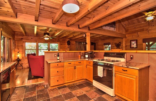 Swiftwater Cabin | Pet Friendly Private Log Cabin - Great Wolf, Kalahari, Camelback, Pocono Raceway