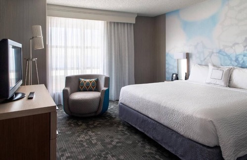 Emeryville Hotel | Pet friendly Property! Indoor swimming pool, close to Tilden Regional Park