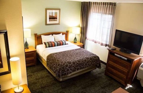 Las Colinas Hotel | Pet-friendly Property! w/Pool and Parking, Near Parmenter Gazebo Garden