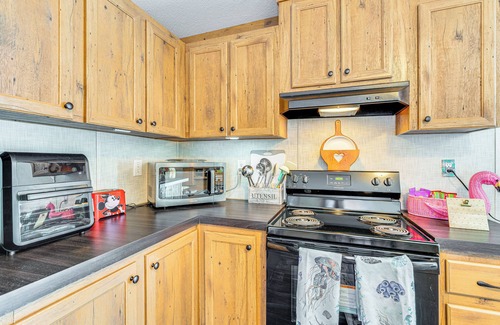 Punta Gorda House | Pet-Friendly Punta Gorda Getaway w/Fire Pit!