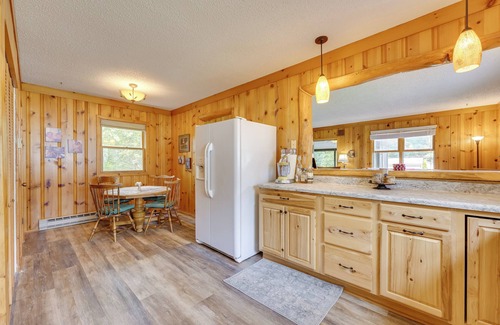 Lake George House | Pet-Friendly Queensbury Home w/Screened Porch