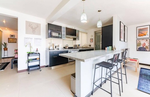 Roma Norte Condo | Pet-Friendly Roma Vibes, Parks, Art & Nightlife!