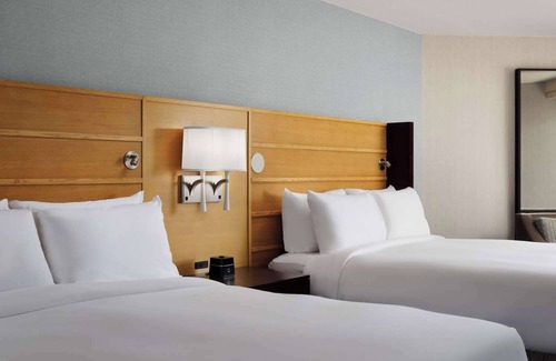South Redondo Hotel | Pet-Friendly Redondo Beach Getaway! Balcony & Near Clark Stadium
