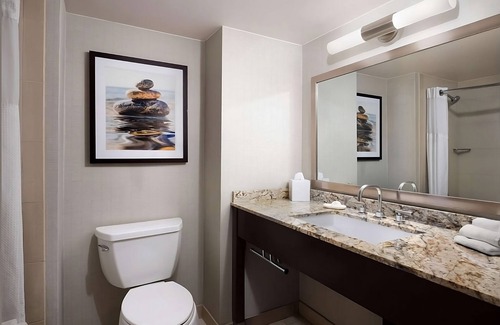 South Redondo Hotel | Pet-Friendly Redondo Beach Getaway! Balcony & Near Clark Stadium