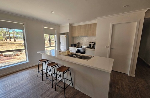 Axedale House | Pet Friendly Relax with the whole family or friends.