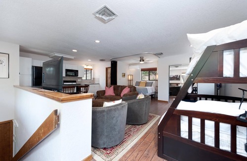 Durango House | Pet Friendly Remodeled Home - 3 Miles to DGO - Hot Tub, Yard, Ping Pong, AC