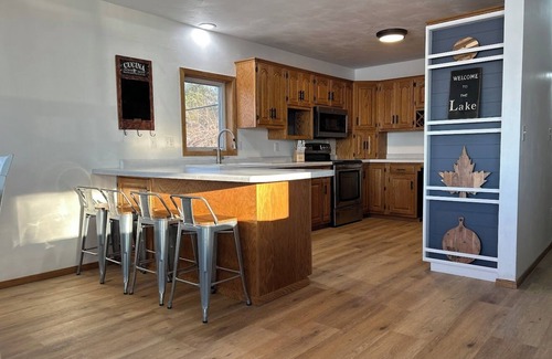 Eureka House | PeT FrienDly, Renovated Lake Home W/Gr8 SWIMminG