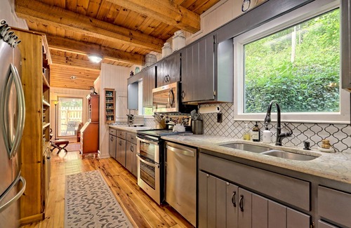Murphy Other | Pet Friendly Renovated Farmhouse with a Serene Rushing Creek and a fenced yard!
