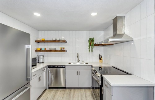 Gulf Breeze House | Pet-Friendly Retreat | Near Beaches | Spacious Yard