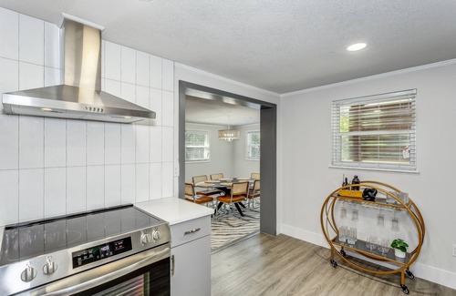 Gulf Breeze House | Pet-Friendly Retreat | Near Beaches | Spacious Yard