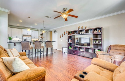 Mary Esther Apartment | Pet-Friendly Retreat | Private Fenced Yard, Near Parks & Gulf