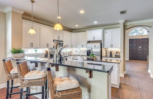 Mary Esther Apartment | Pet-Friendly Retreat | Private Fenced Yard, Near Parks & Gulf
