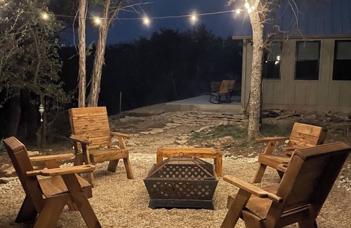 Granbury House | Pet-friendly retreat in Granbury with loft, fire pit, and boat launch 2 mi away.