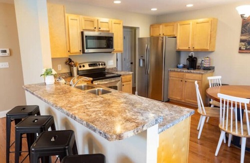 Asheville House | Pet-Friendly Retreat Game Room, Hot Tub, Netflix, 1 GB WiFi