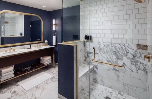 Fitzsimons Hotel | Pet-Friendly Retreat w/Private Parking, Kitchenettes Near Local Sightseeing!