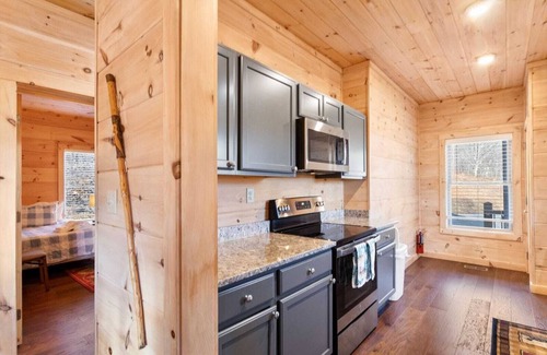 Todd Cabin | Pet-Friendly Retreat with Modern Amenities