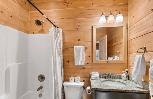 Todd Cabin | Pet-Friendly Retreat with Modern Amenities
