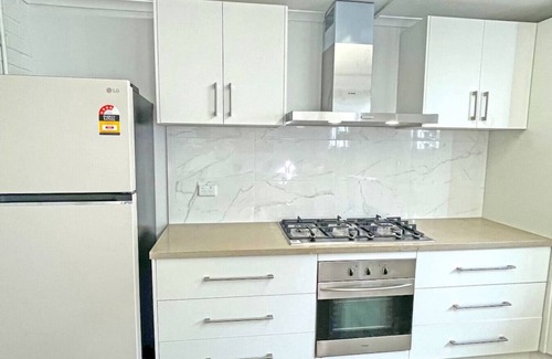 Ringwood House | Pet Friendly Ringwood 3BR House FREE Parking Netflix