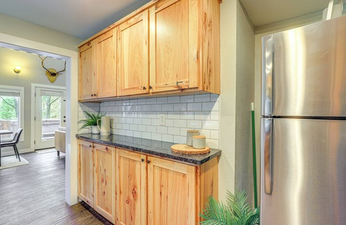 Zigzag Cabin | Pet-Friendly Riverfront Cabin w/Hot Tub