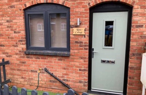 Ashbourne House | Pet Friendly Rose Cottage Ashbourne