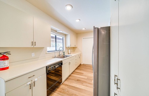 North San Antonio - SAT House | Pet-Friendly San Antonio Vacation Rental w/Pool!