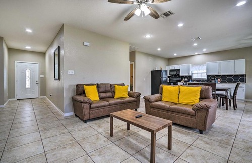Heritage House | Pet-Friendly San Antonio Home with Yard and Patio!