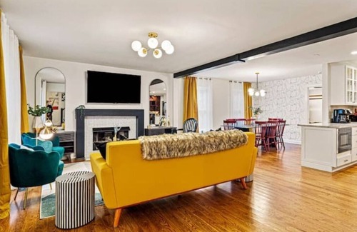 Bent Creek House | Pet-Friendly, Sauna, Hot Tub, Game Room, Two Firepits, Sleeps 12