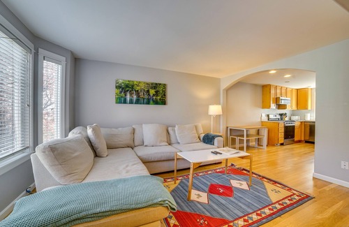 Licton Springs House | Pet-Friendly Seattle Townhome < 1 Mile to Lake!
