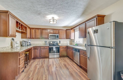 Shenandoah Cabin | Pet-Friendly Shenandoah Cabin w/Fire Pit & Grill!