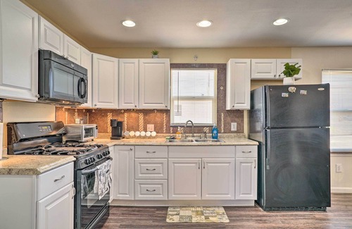 Sierra Blanca House | Pet-Friendly Sierra Blanca Home in Downtown!