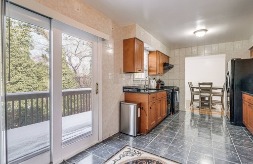 Silver Spring House | Pet-Friendly Silver Spring Home: 2 Mi to Downtown!