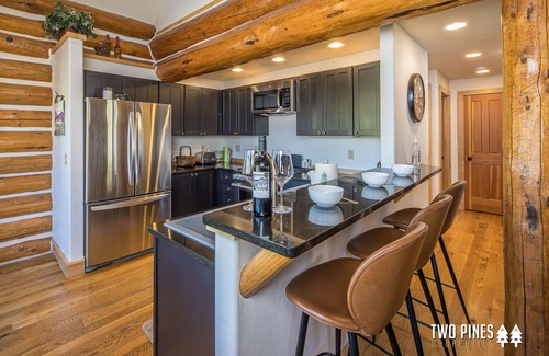 Powder Ridge Cabin | *Pet Friendly* Ski-In/Ski-Out Cabin W/Hot Tub & Mountain Views