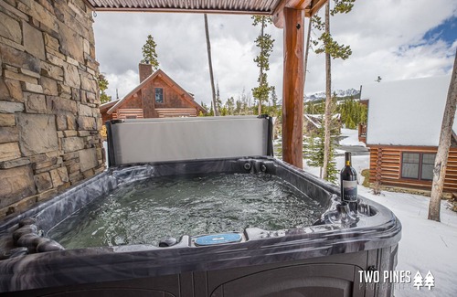 Powder Ridge Cabin | *Pet Friendly* Ski-In/Ski-Out Cabin W/Hot Tub & Mountain Views