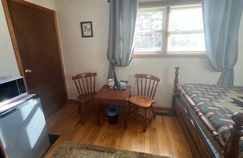 Mingo Cabin | Pet Friendly! Smith's Mother-in-law suite in snowshoe!
