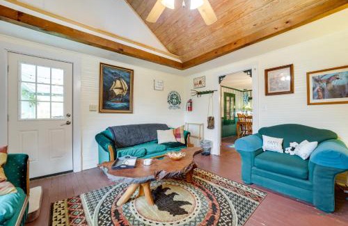 Clyde House | Pet-Friendly Smoky Mountain Getaway with Fire Pit!