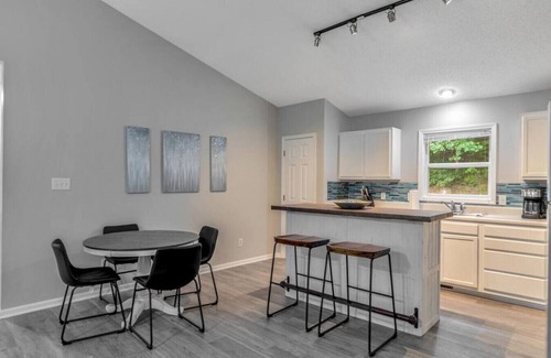 Royal Pines House | Pet Friendly South Asheville Hot Tub Townhome