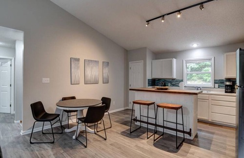 Royal Pines House | Pet Friendly South Asheville Hot Tub Townhome
