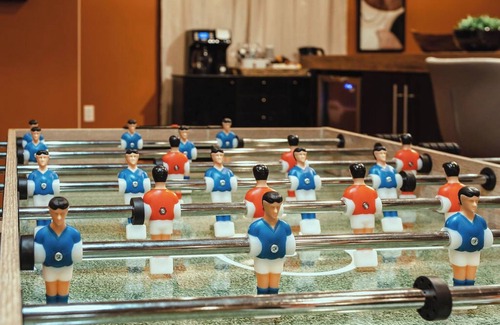 South Side Slopes Apartment | Pet-Friendly Southside Getaway - Sleeps 12