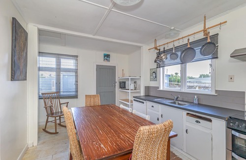 Himatangi Beach House | Pet friendly spacious bach close to the beach