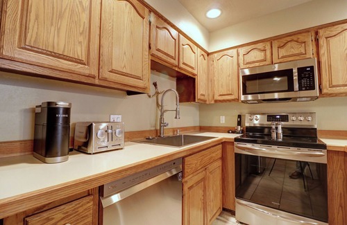 Copper Mountain Village Condo | Pet Friendly, Spacious, Mountain Views SB102