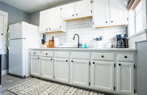 Willmore Apartment | Pet-Friendly Stay, Mins to Beach, Conv Ctr, Prkg LB B