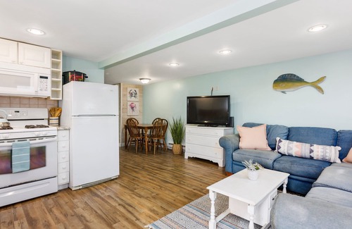 Salisbury Beach Apartment | PET FRIENDLY - Steps to the Ocean! - Sleeps 6